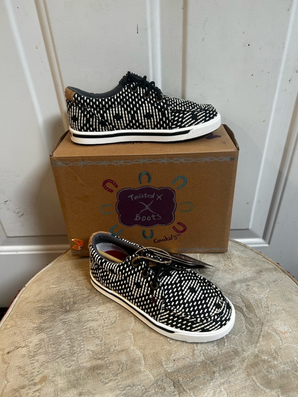 Twisted X Black & White Woven-Look Lace-Up Sneakers kids kick Sz 11.5